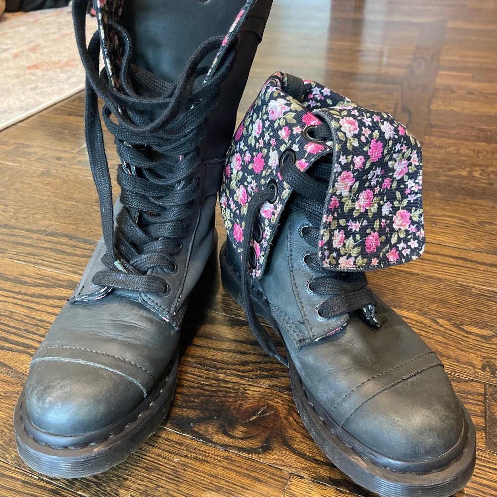 Doc Martin Boots w pretty floral pattern inside